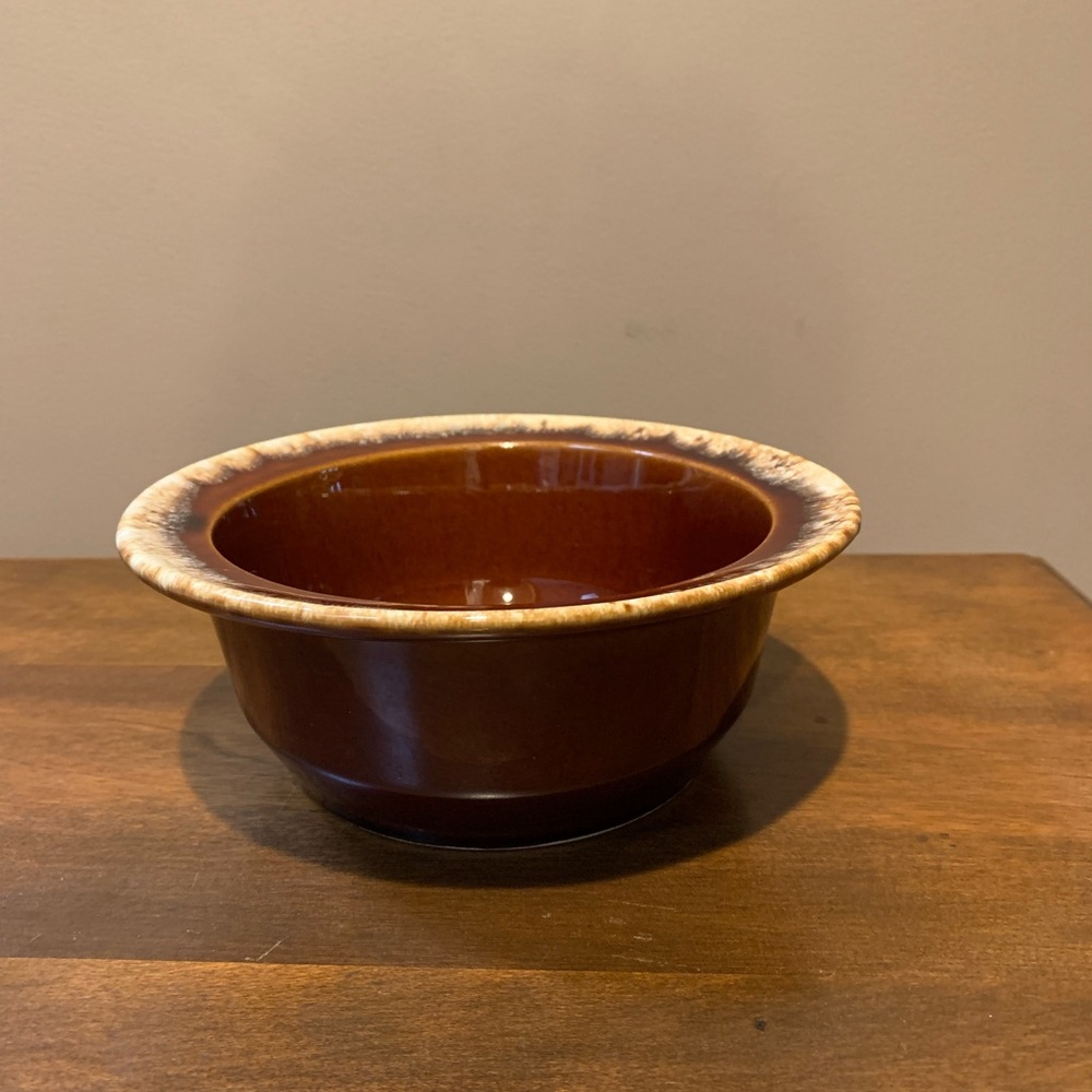 Vintage Hull Pottery Bean Pot(no lid)